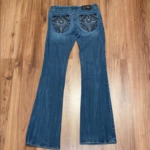 NWOT Cello jeans in size 3. Embellished pockets.